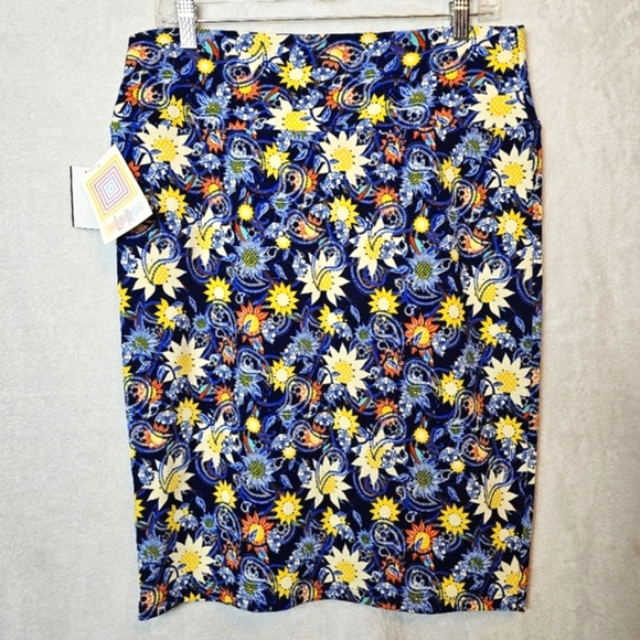 LuLaRoe Dresses & Skirts - NWT LulaRoe Cassie Pencil Skirt | Women's Size Large